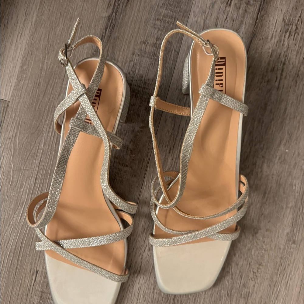 Elegant Silver Sandals with Metallic Straps